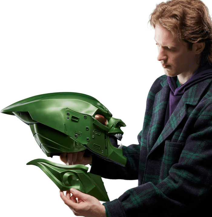 MARVEL Legends Series Green Goblin Premium Roleplay Helmet, : No Way Home Adult Collectible Roleplay Gear - Image 8