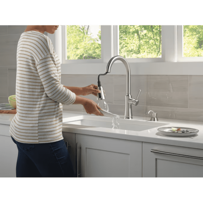 Chalet Stainless Steel Single Handle Pull-Down Kitchen Faucet with Sprayer (Deck Plate and Soap Dispenser Included) - Image 10