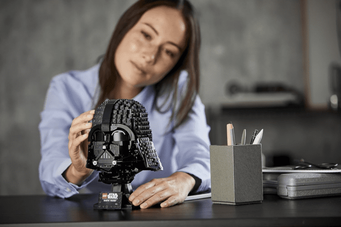 Star Wars Darth Vader Helmet Building Set, Mask Model Kit for Adults to Build and Display, Collectible Star Wars Home Décor, Gift Idea for Classic Star Wars Fans, 75304 - Image 9