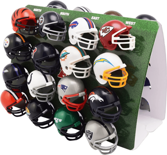 32 Piece NFL Helmet Tracker Set - Gumball Size Helmets - All NFL Current Logo'S - New 2023 Set