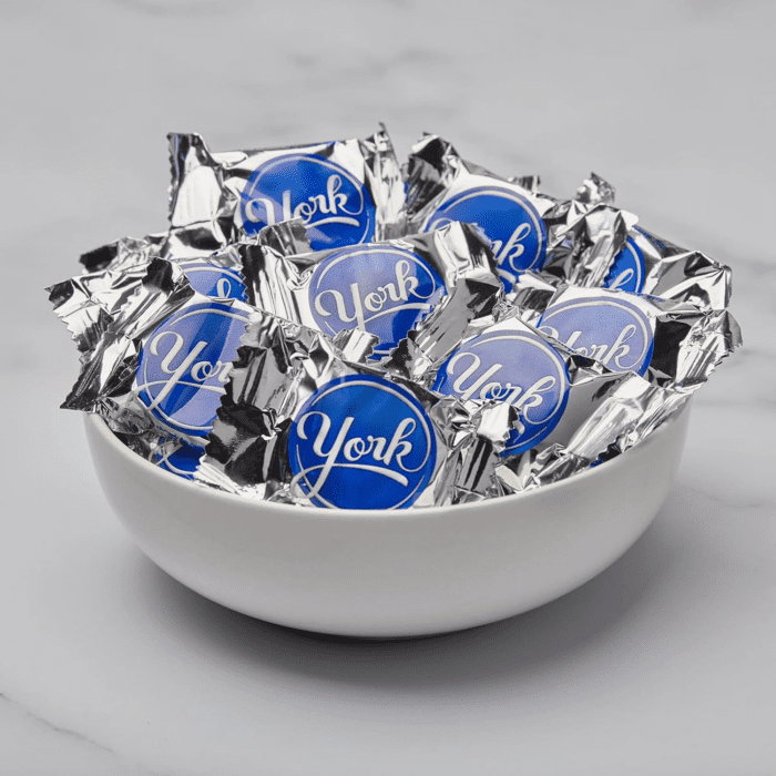 Dark Chocolate Snack Size Peppermint Patties, Candy Pantry Pack, 15 Oz (25 Pieces) - Image 5