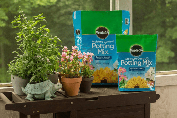 Moisture Control Potting Mix 8 Qt., Protects against over and under Watering Container Plants, 2-Pack - Image 2