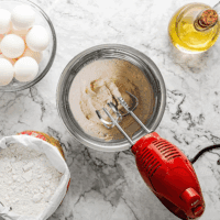 Portable 5 Speed Mixing Electric Hand Mixer with Stainless Steel Whisk Beater Attachments & Snap Storage Case, Compact Lightweight 150 Watt Powerful Blender for Baking & Cooking, Red HM151R - Image 7