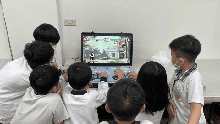 Portable 20000 in 1 Metal Box 3D Arcade Game Console, 22 Inch Screen Retro Electronic Game Console, with Search/Hide/Save/Load/Pause Functions - Image 8