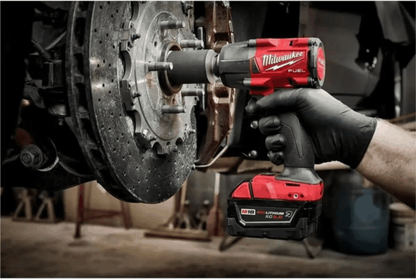Tool 3010-22 M18 FUEL 1/2" HTIW & 3/8" MTIW Automotive Combo Kit - Image 5