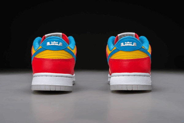 Dunk Low Mens Sneakers - Image 9