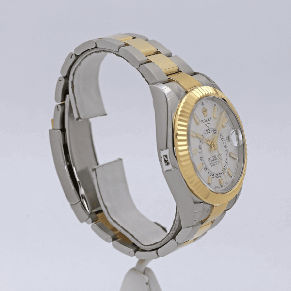 Sky-Dweller Automatic Men’S 18K Yellow Gold White Dial Oyster Watch 326933 - Image 3