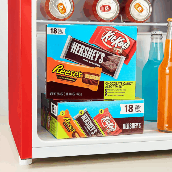 , KIT KAT and REESE'S Assorted Milk Chocolate Candy Variety Box, 27.3 Oz (18 Count) - Image 6