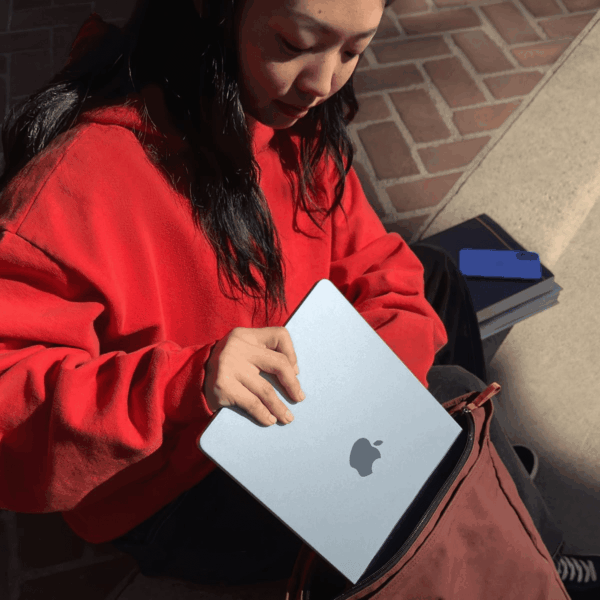 2025 Macbook Air 13-Inch Laptop with M4 Chip: Built for  Intelligence, 13.6-Inch Liquid Retina Display, 16GB Unified Memory, 512GB SSD Storage, 12MP Center Stage Camera, Touch ID; Starlight - Image 2