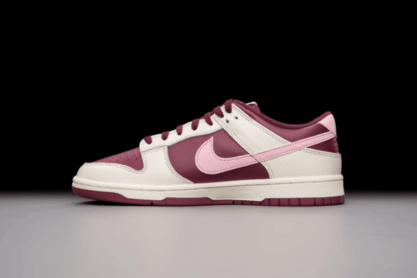 Dunk Low Mens Sneakers - Image 3