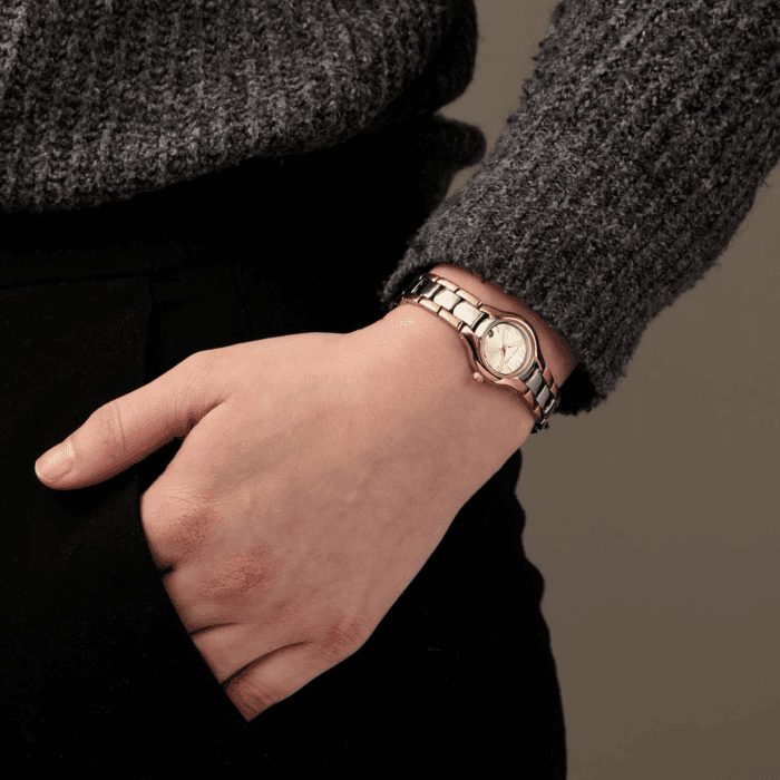 Women'S Date Function Bracelet Watch - Image 5