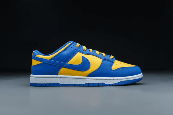 Dunk Low Mens Sneakers - Image 2