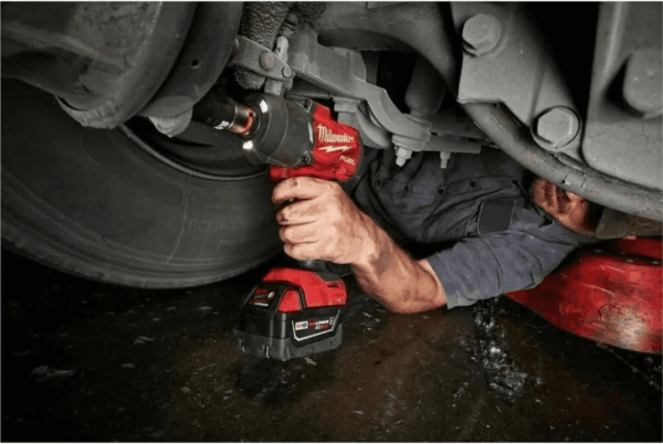 Tool 3010-22 M18 FUEL 1/2" HTIW & 3/8" MTIW Automotive Combo Kit - Image 7