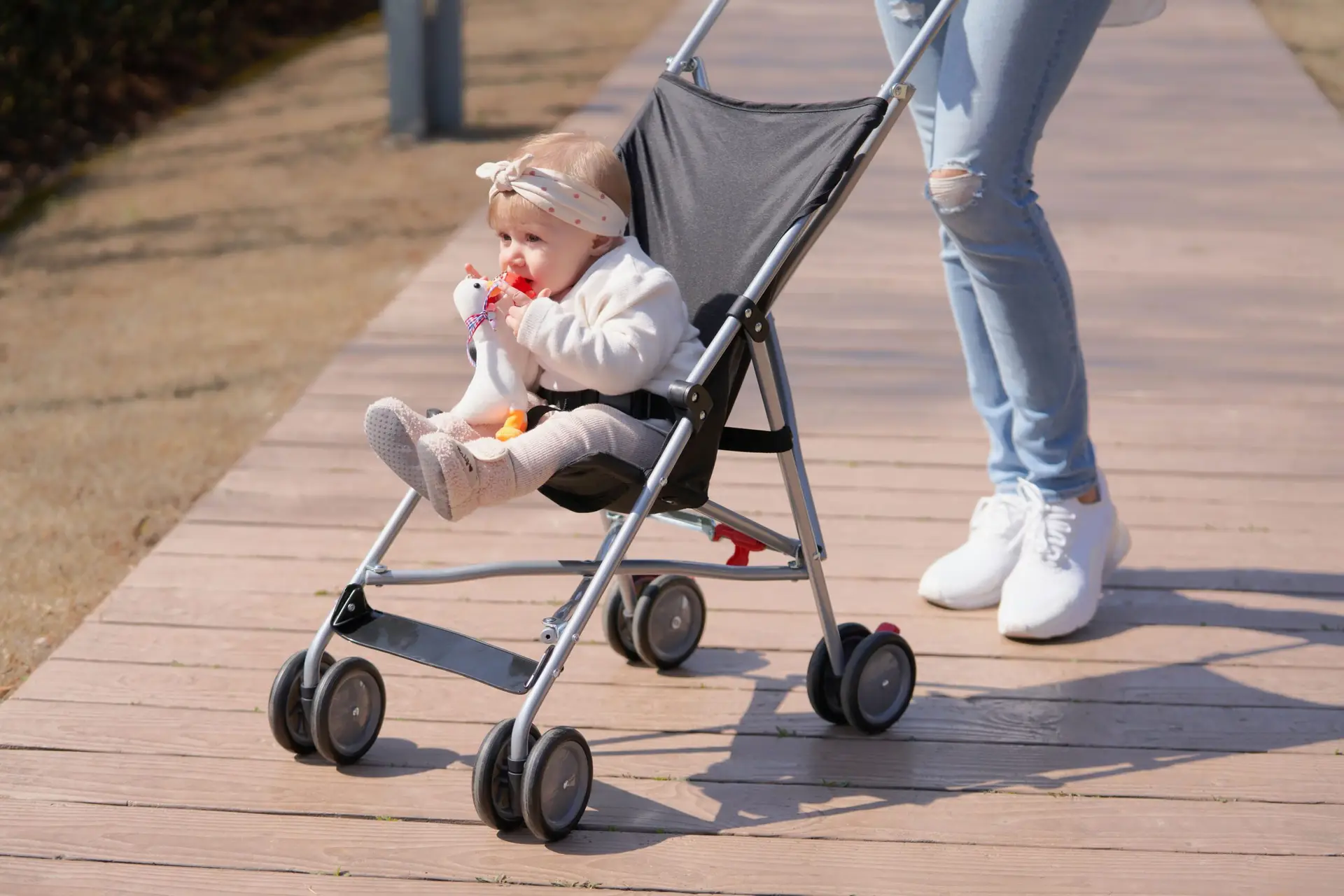 Baby Umbrella Stroller, Black for Baby Boys & Girls - Image 4