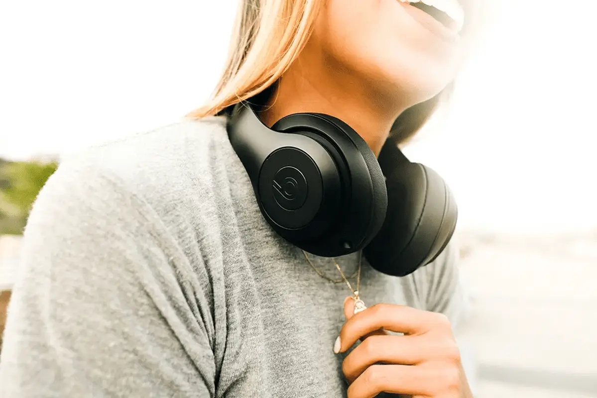 Beats Studio3 Wireless Noise Cancelling Headphones with W1 Headphone Chip- Matte Black - Image 9