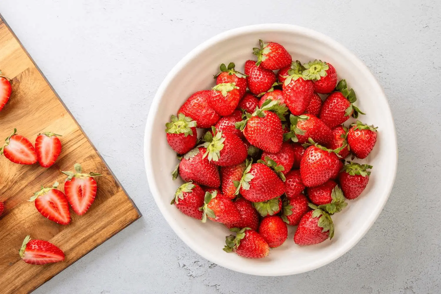 Fresh Strawberries, 1 Lb Container - Image 2