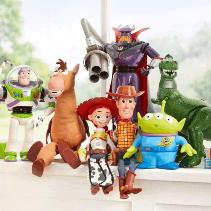 Official Buzz Lightyear Interactive Talking Action Figure from Toy Story, Features 10+ English Phrases, Interacts with Other Figures and Toys - Image 5