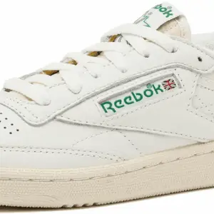 Club C 85 Vintage Tennis Sneakers, Casual White Womens Shoes, Chalk/Alabaster/Glen Green, 8