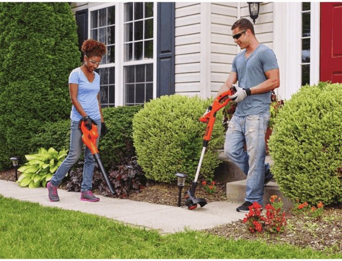 20V MAX* POWERCONNECT 10 In. 2In1 Cordless String Trimmer/Edger + Sweeper Combo Kit (LCC222) - Image 3