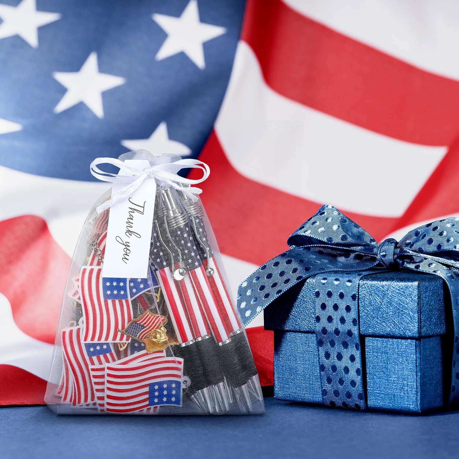 250 Pcs Veterans Day Style American Flag Lapel Pins Ballpoint Pen Black Independence Day Flag Keychains Thank You Card Organza Gift Bag for Home Office School 4Th of July Party Supplies - Image 6