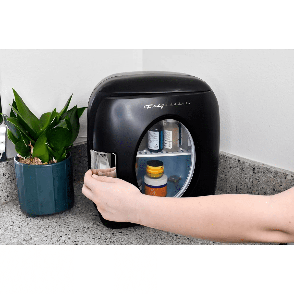 Frigidaire 12 Can Retro Beverage Countertop Mini Refrigerator - Image 4