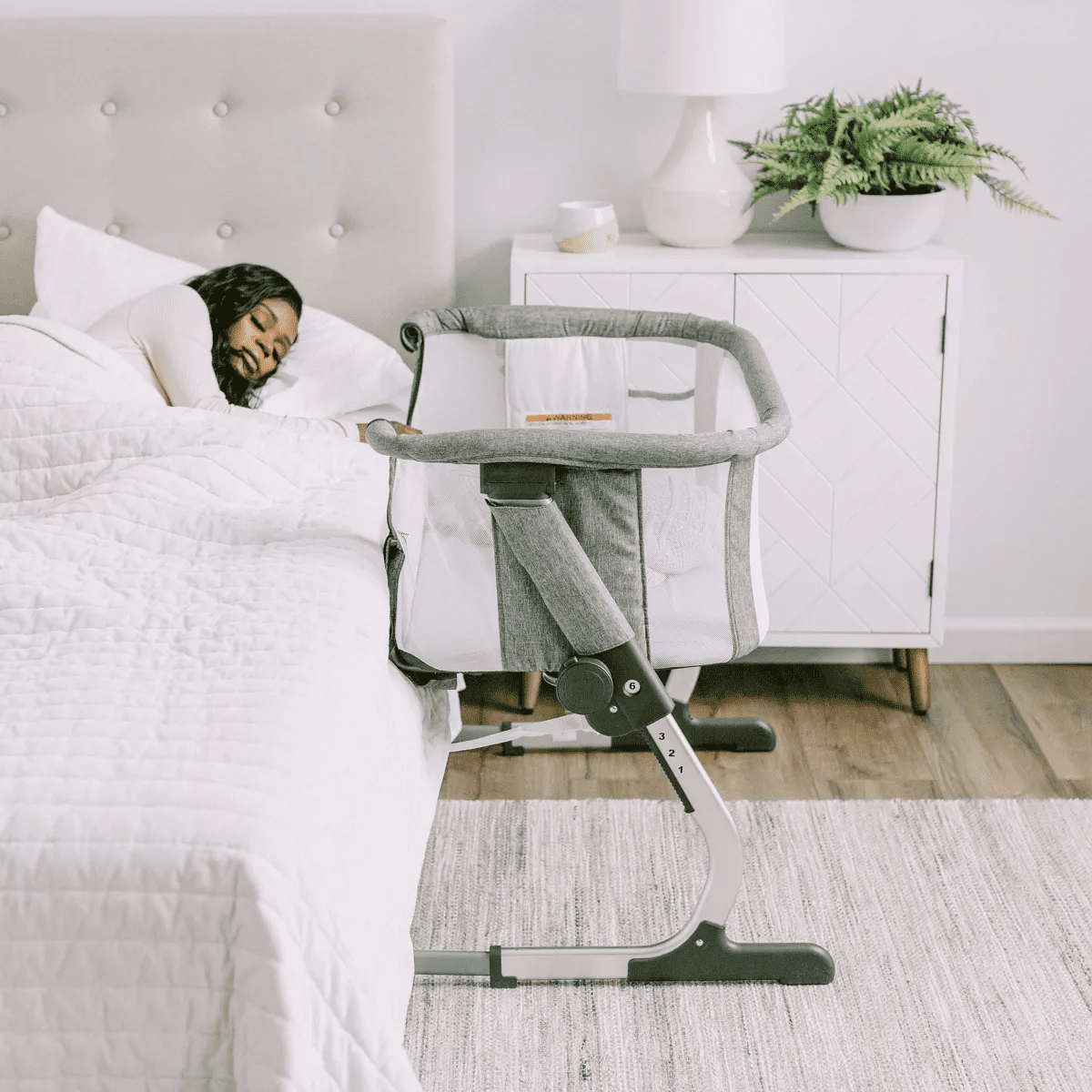 Baby Delight beside Me Dreamer Bassinet and Bedside Sleeper - Image 12