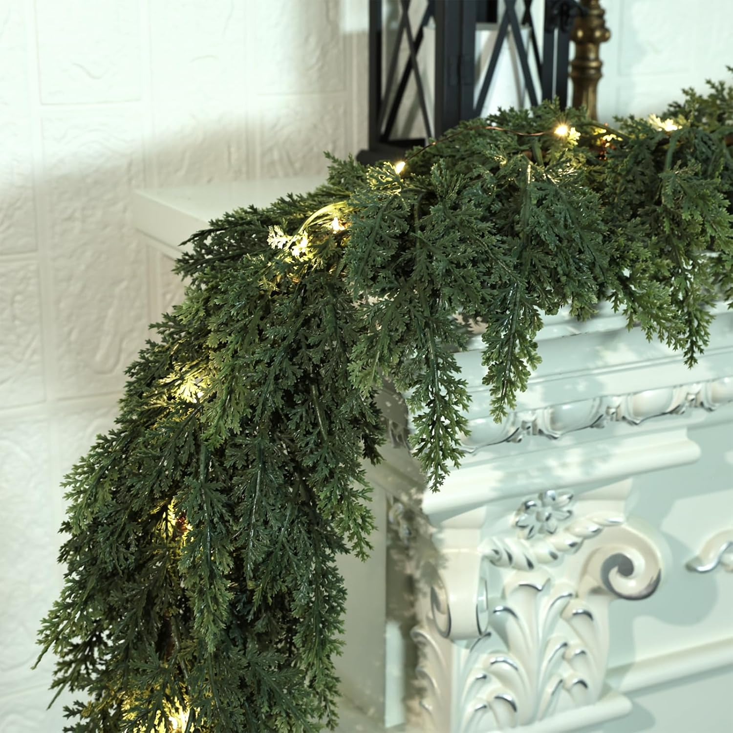 Realistic Christmas Garland with Lights-8 Lighting Modes 6FT Real Touch Lush Artificial Prelit Cedar Garlands for Stairs Railing Fireplace Table Xmas Christmas Decorations Indoor Outdoor Holiday Decor