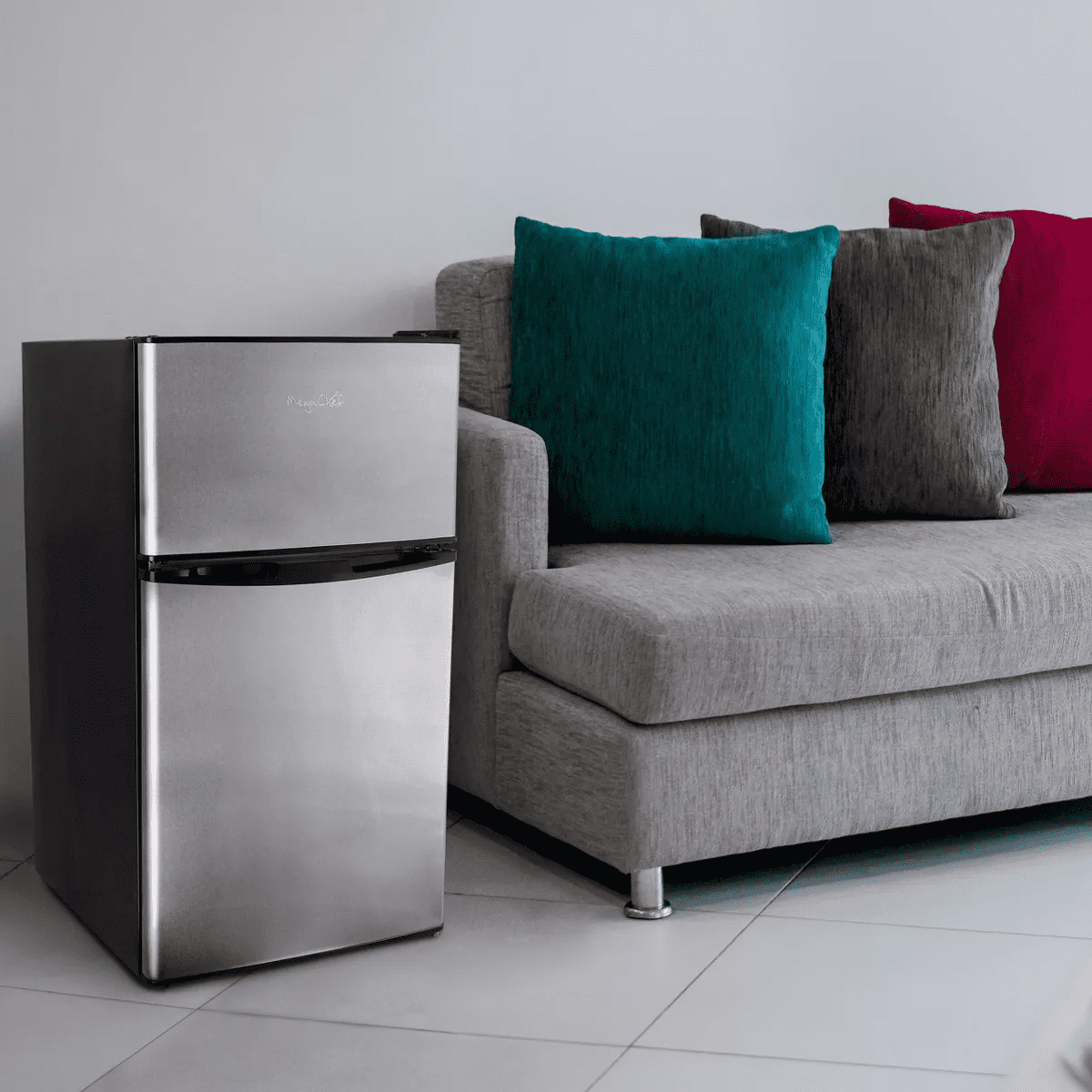 Megachef 3.2 Cubic Feet 2 Door Refrigerator/Freezer in Stainless Steel - Image 4