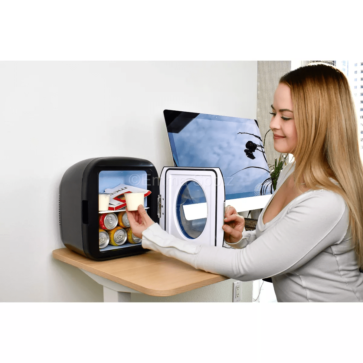 Frigidaire 12 Can Retro Beverage Countertop Mini Refrigerator - Image 6