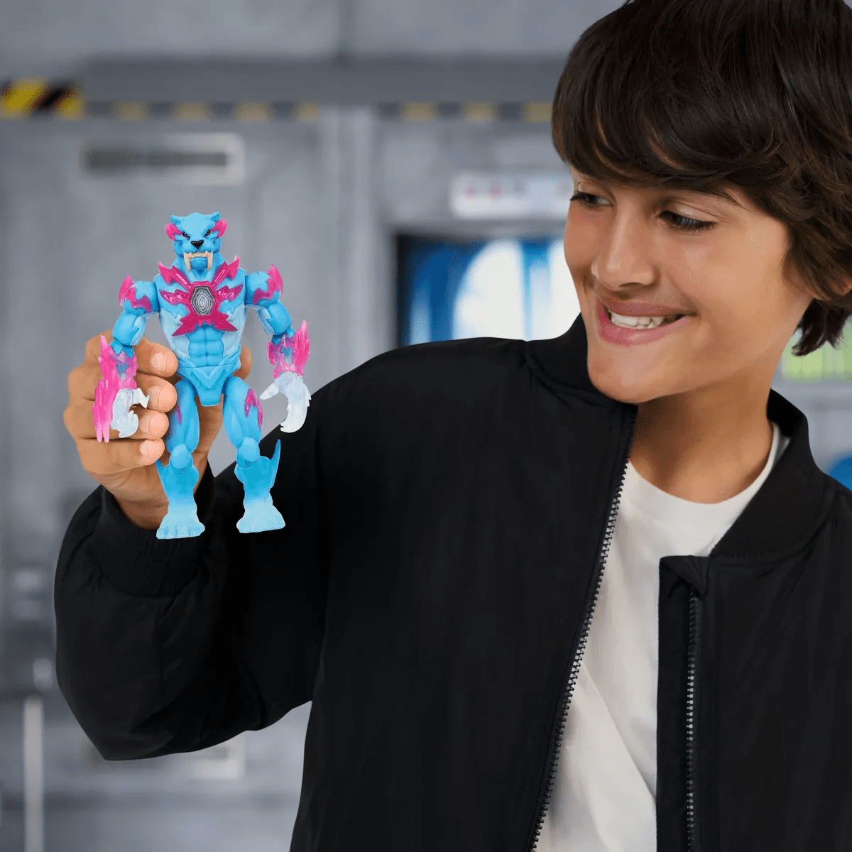 Mrbeast Lab Mutators Mutation Chamber Lightning Panther Action Figure - Image 7