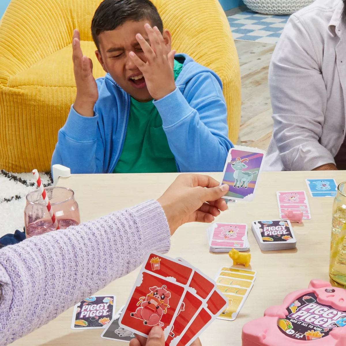 Hasbro Gaming Piggy Piggy Card Game - Image 5