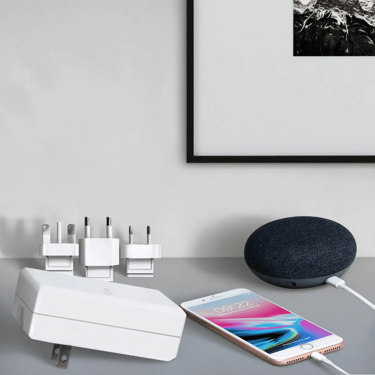 Iluv Universal World Travel Adapter Plug Set in White - Image 2