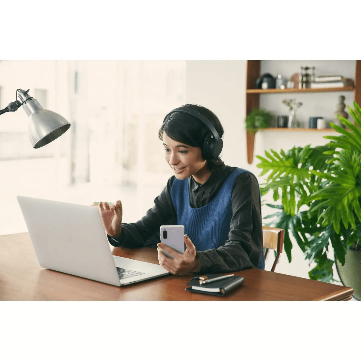 Sony WHCH720N Bluetooth Wireless Noise-Canceling Headphones - Image 4