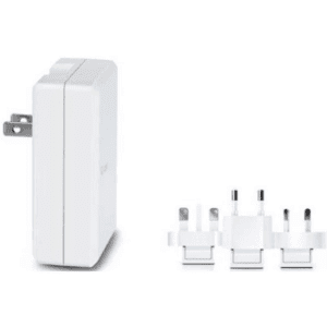 Iluv Universal World Travel Adapter Plug Set in White