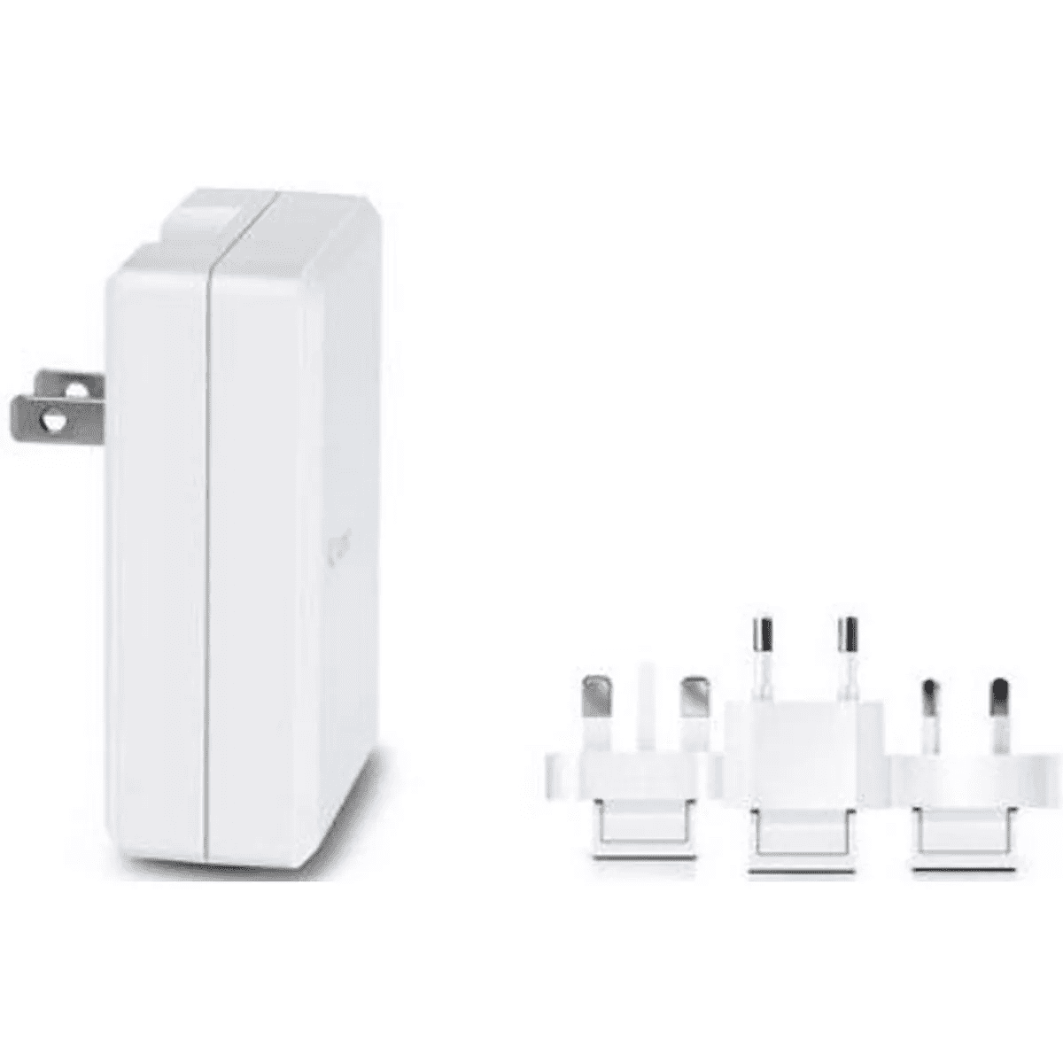 Iluv Universal World Travel Adapter Plug Set in White