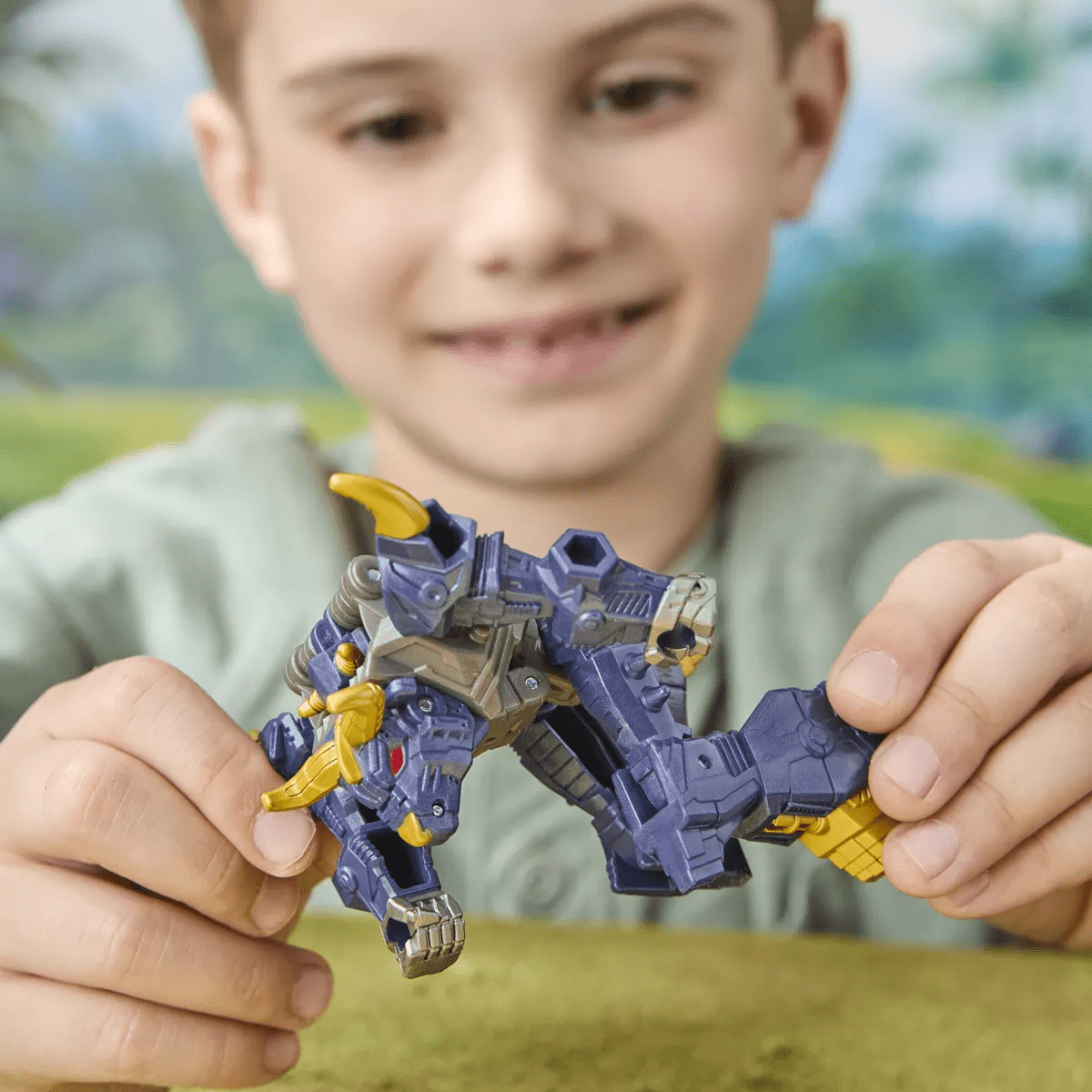 Transformers CYBERWORLD Megatron Cyber Changers - Image 10