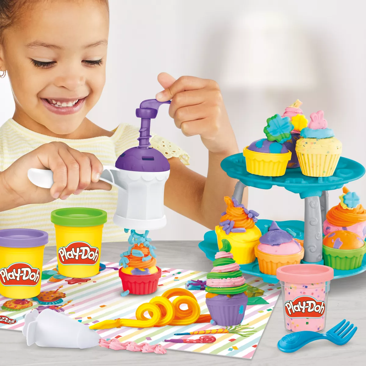 Play-Doh Cupcake Tower Playset - 15Pc - Image 6