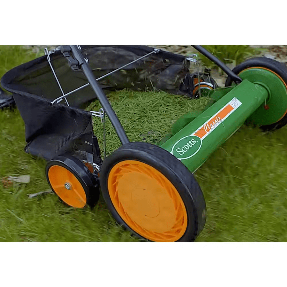 20 In. Manual Walk behind Reel Lawn Mower, Includes Grass Catcher - Image 5